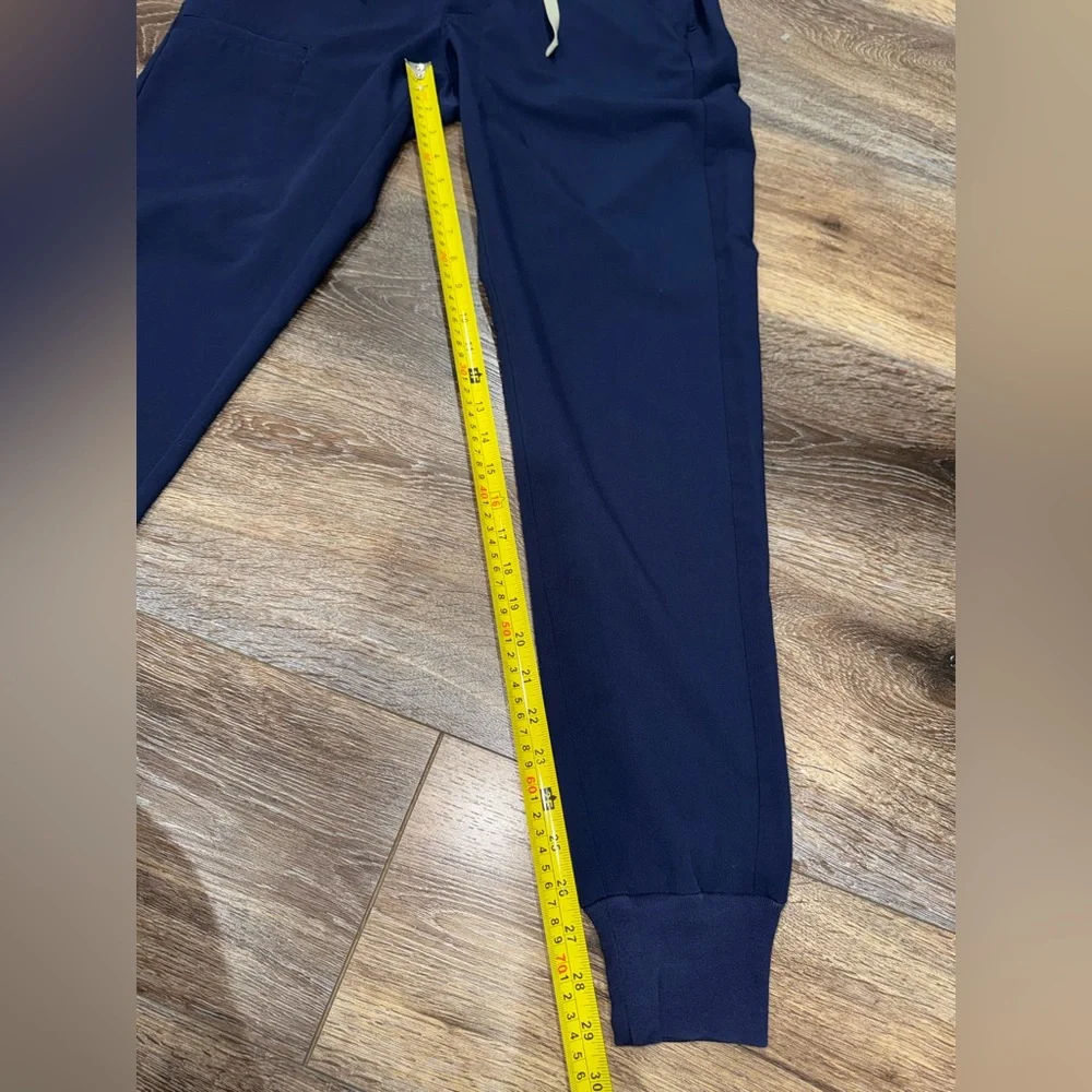 FIGS Tansen Jogger Scrub Pants in Navy Size XS 💙 LIKE NEW!